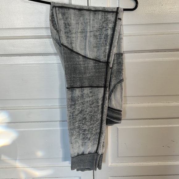 Hello Nite! Gray Lounge Pants- Large - Picture 4 of 5